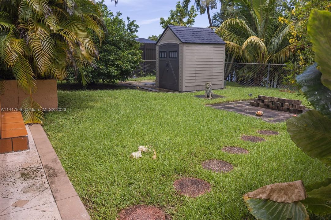 Recently Sold: $689,000 (4 beds, 4 baths, 2337 Square Feet)