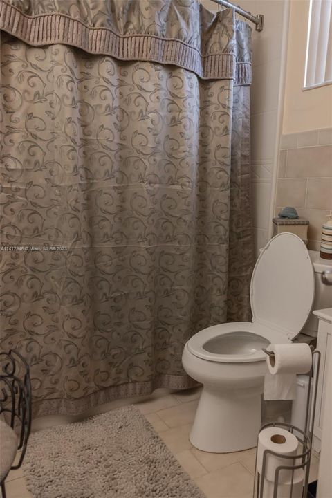 Recently Sold: $689,000 (4 beds, 4 baths, 2337 Square Feet)