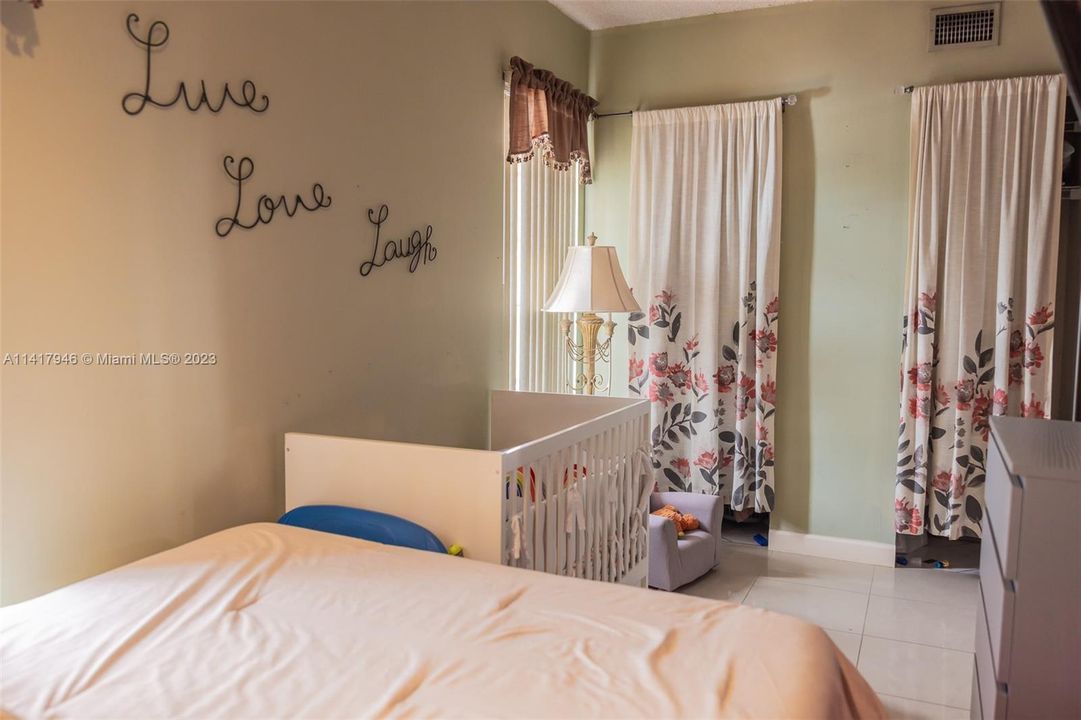 Recently Sold: $689,000 (4 beds, 4 baths, 2337 Square Feet)