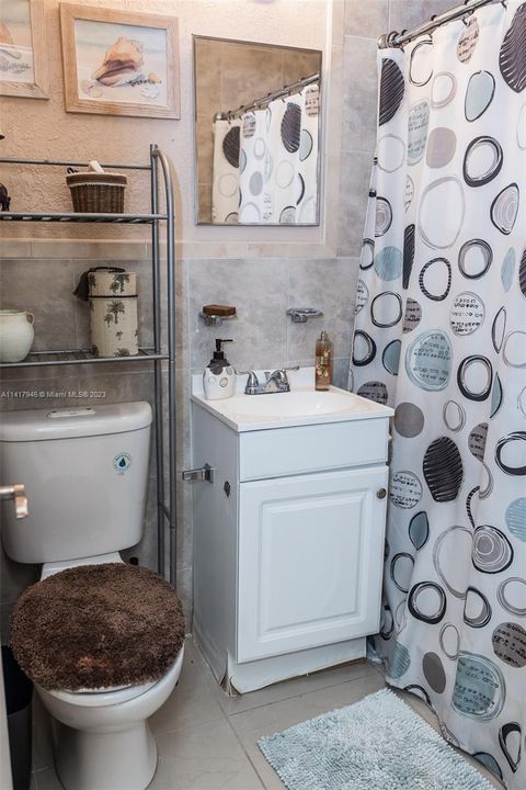 Recently Sold: $689,000 (4 beds, 4 baths, 2337 Square Feet)