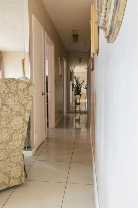 Recently Sold: $689,000 (4 beds, 4 baths, 2337 Square Feet)