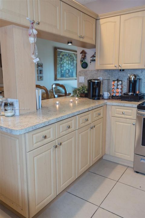 Recently Sold: $689,000 (4 beds, 4 baths, 2337 Square Feet)