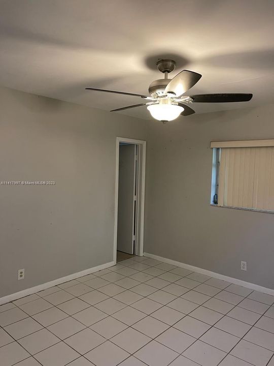 Recently Rented: $2,950 (3 beds, 2 baths, 3090 Square Feet)