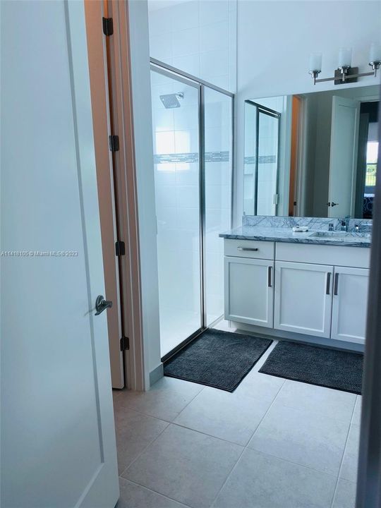 Recientemente alquilado: $6,950 (3 camas, 3 baños, 2157 Pies cuadrados)