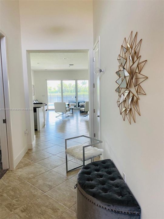 Recientemente alquilado: $6,950 (3 camas, 3 baños, 2157 Pies cuadrados)