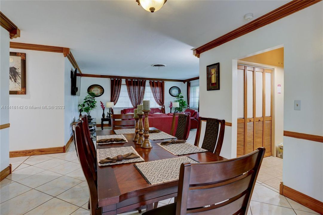 Recently Sold: $559,000 (3 beds, 2 baths, 1732 Square Feet)