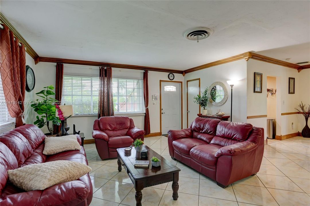 Recently Sold: $559,000 (3 beds, 2 baths, 1732 Square Feet)