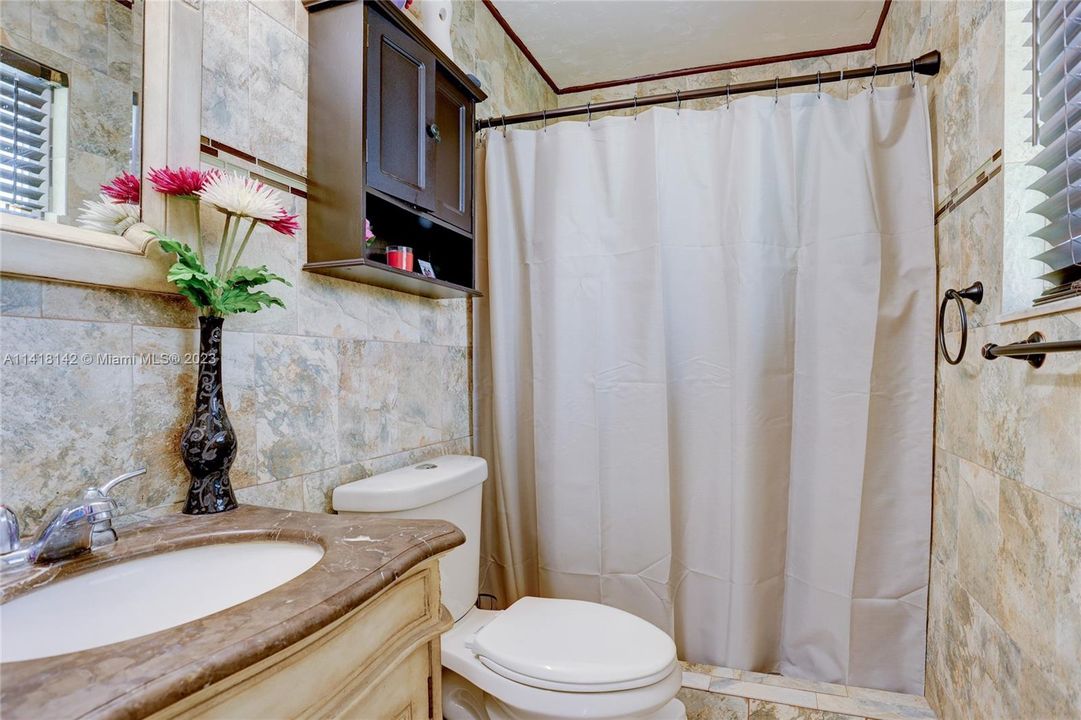 Recently Sold: $559,000 (3 beds, 2 baths, 1732 Square Feet)