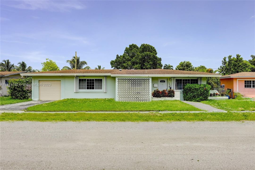 Recently Sold: $559,000 (3 beds, 2 baths, 1732 Square Feet)