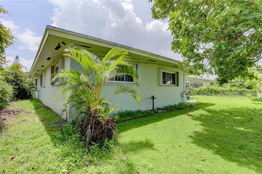 Recently Sold: $559,000 (3 beds, 2 baths, 1732 Square Feet)