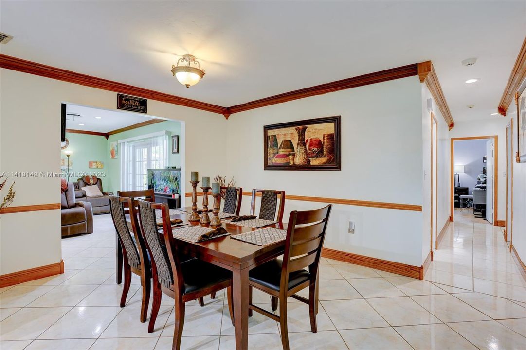 Recently Sold: $559,000 (3 beds, 2 baths, 1732 Square Feet)