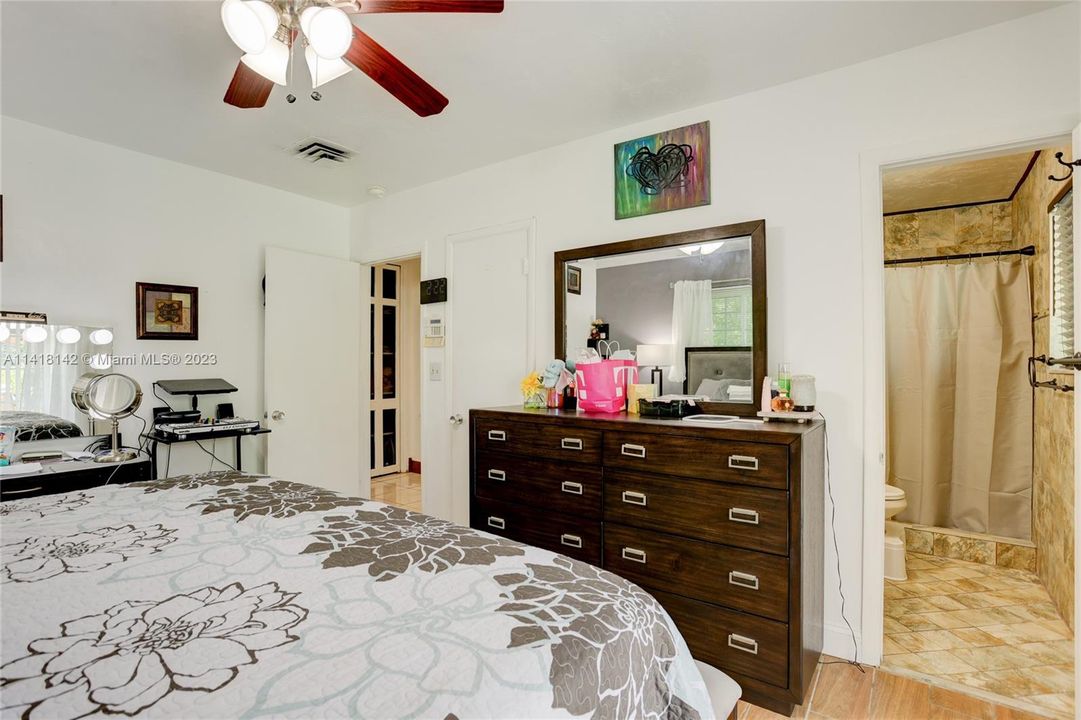 Recently Sold: $559,000 (3 beds, 2 baths, 1732 Square Feet)