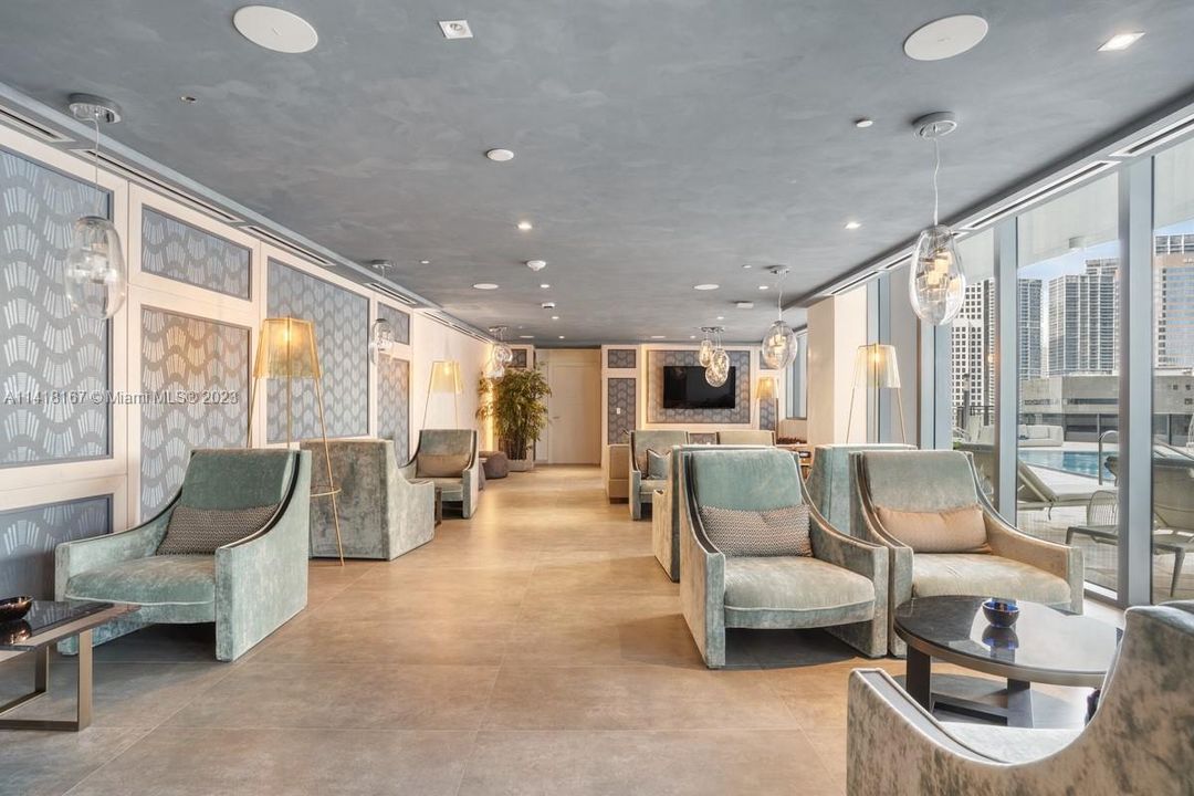 Recently Rented: $8,250 (2 beds, 2 baths, 1401 Square Feet)