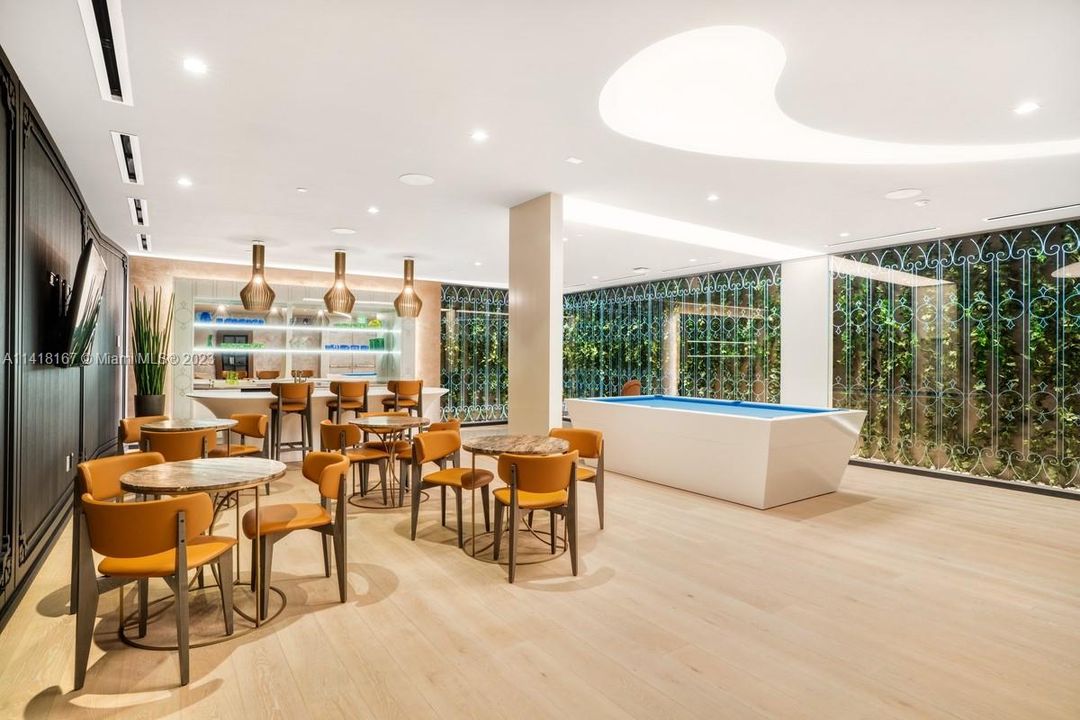 Recently Rented: $8,250 (2 beds, 2 baths, 1401 Square Feet)