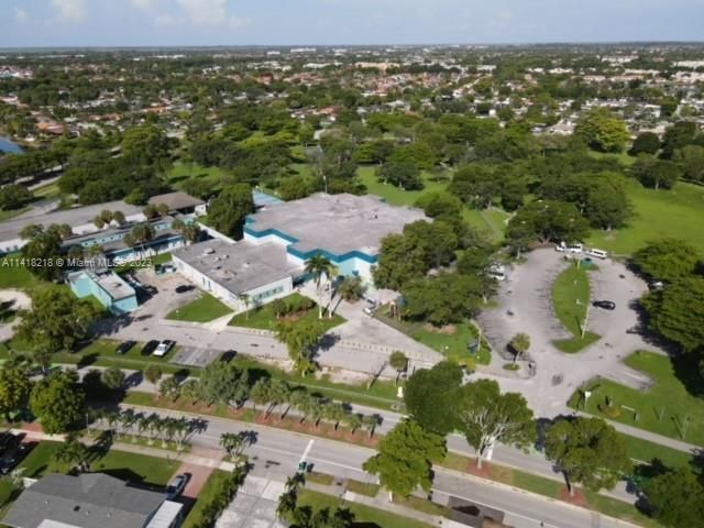 Recently Rented: $5,000 (4 beds, 2 baths, 1773 Square Feet)