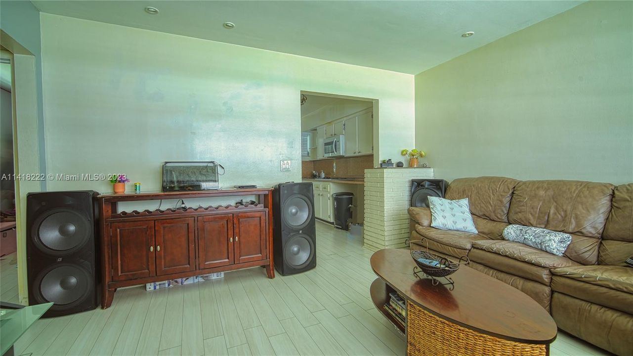 Vendido Recientemente: $599,000 (0 camas, 0 baños, 1790 Pies cuadrados)