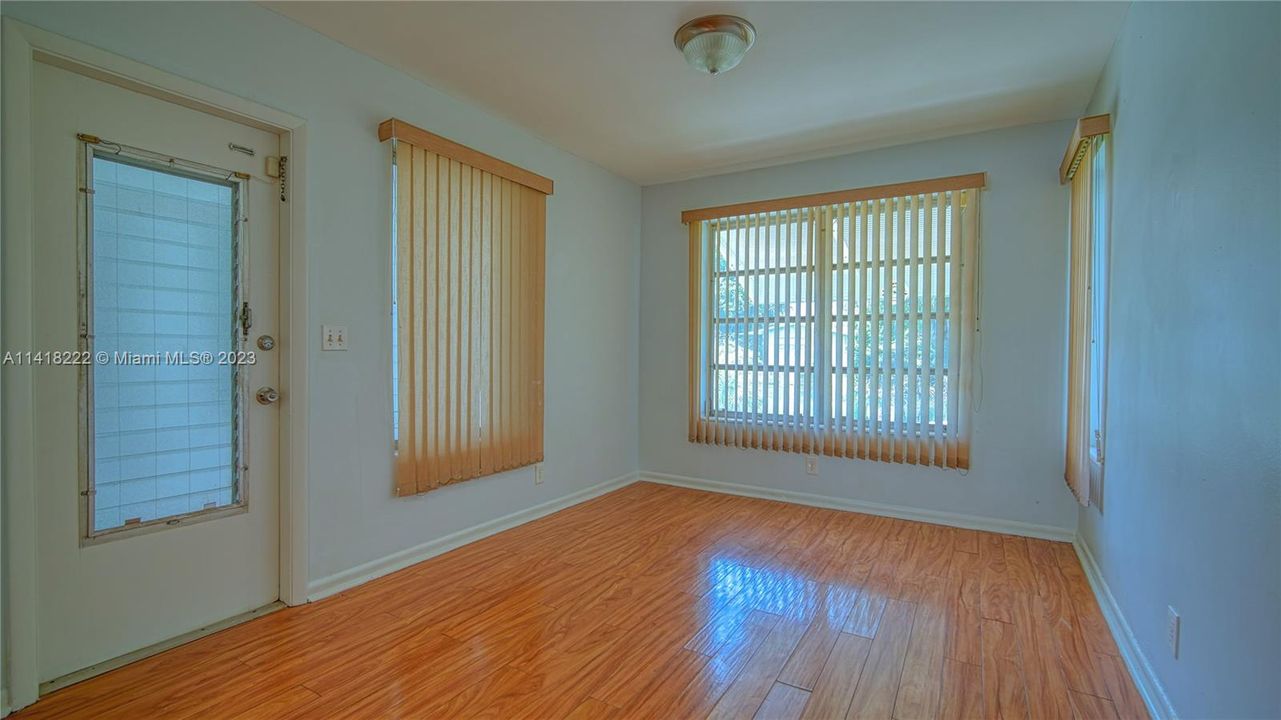 Vendido Recientemente: $599,000 (0 camas, 0 baños, 1790 Pies cuadrados)