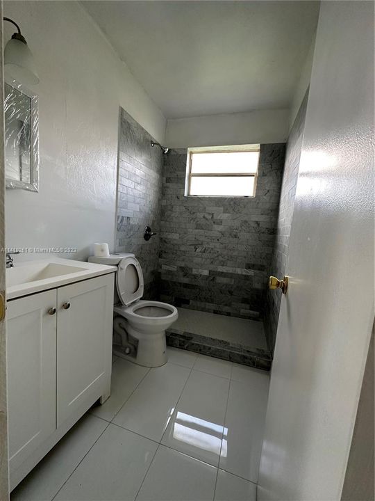 Recently Sold: $550,000 (3 beds, 2 baths, 1647 Square Feet)