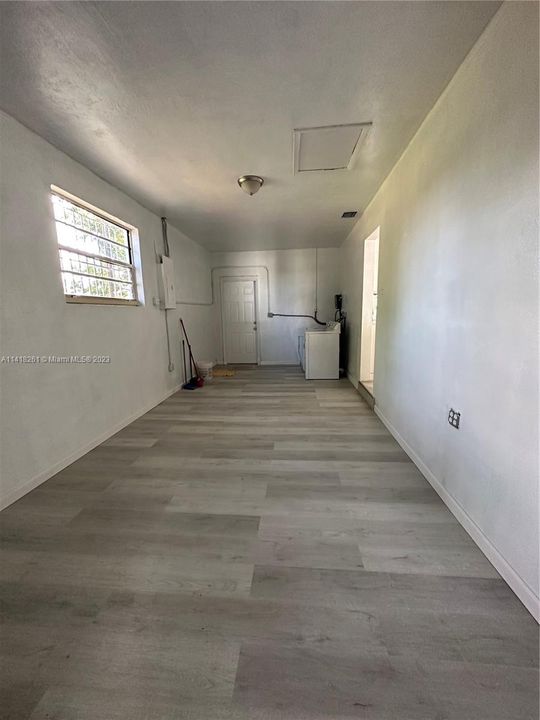 Recently Sold: $550,000 (3 beds, 2 baths, 1647 Square Feet)