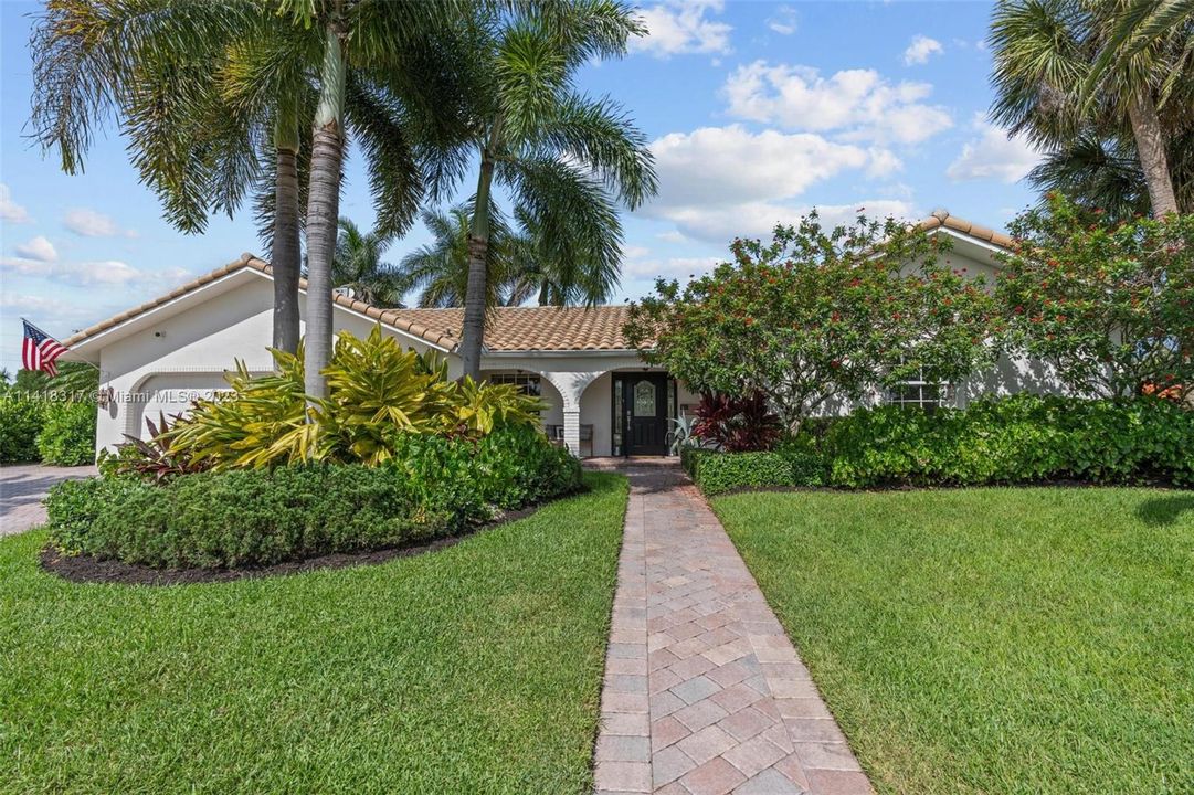 Recently Sold: $949,000 (3 beds, 2 baths, 2266 Square Feet)