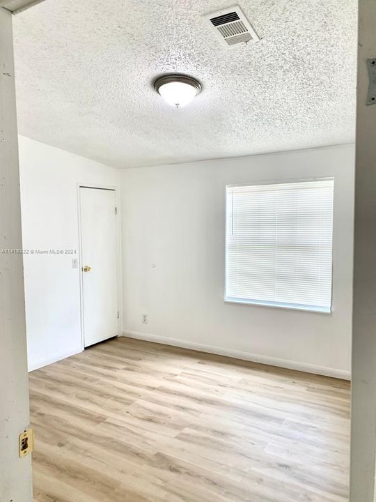 Active With Contract: $258,900 (3 beds, 2 baths, 1430 Square Feet)