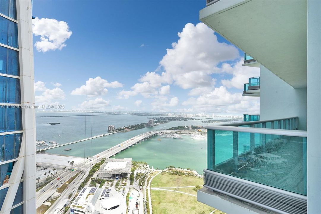 Recently Rented: $4,700 (2 beds, 2 baths, 1031 Square Feet)