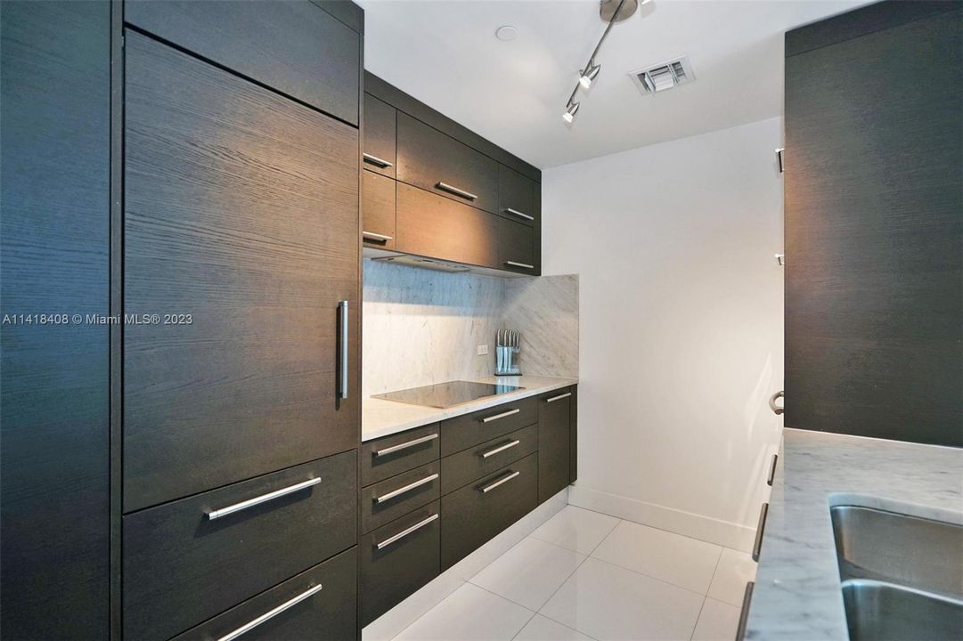 Recently Rented: $4,700 (2 beds, 2 baths, 1031 Square Feet)