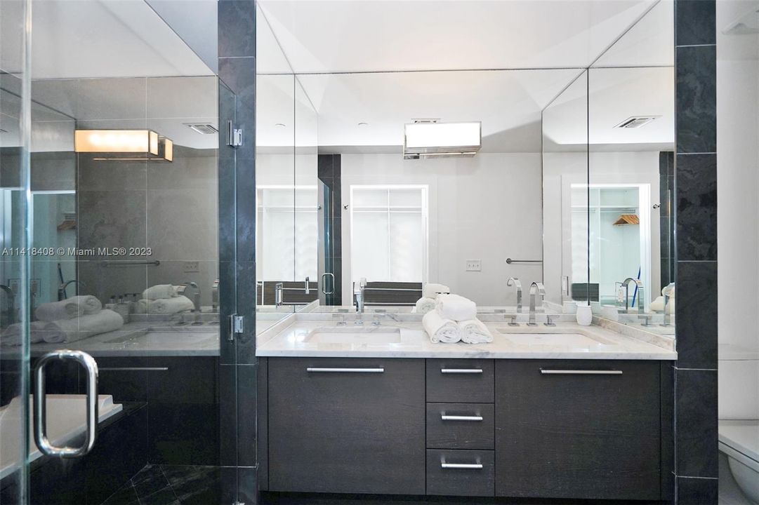 Recently Rented: $4,700 (2 beds, 2 baths, 1031 Square Feet)