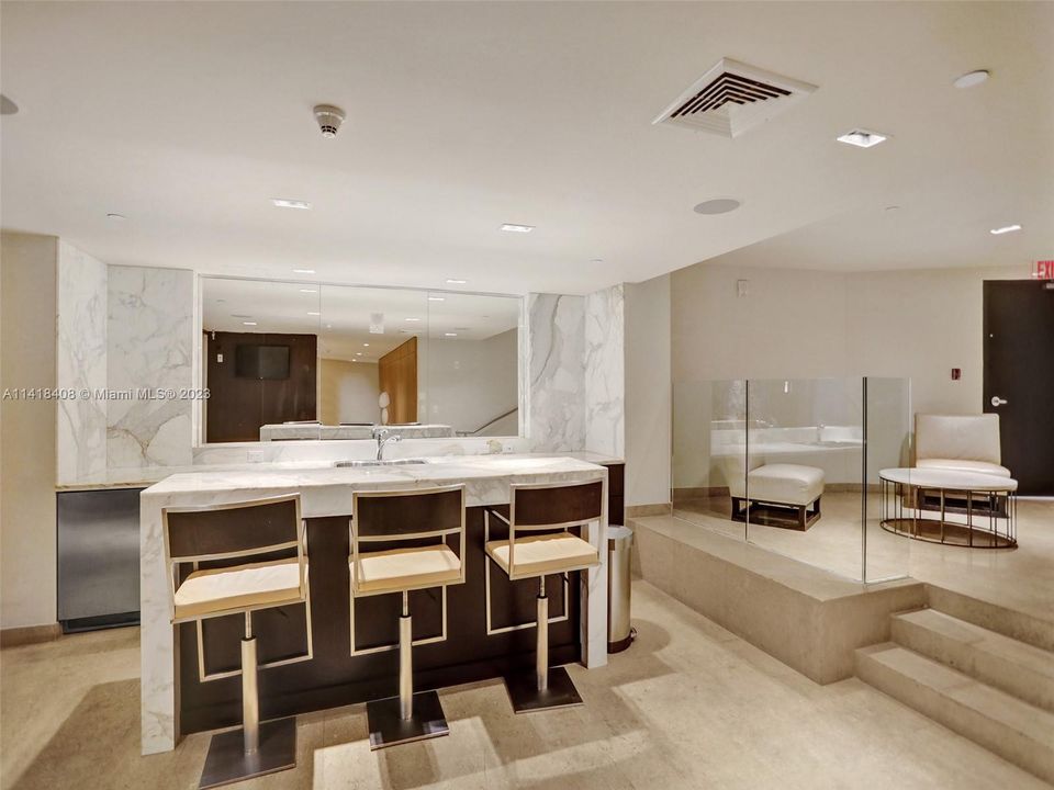 Recently Rented: $4,700 (2 beds, 2 baths, 1031 Square Feet)