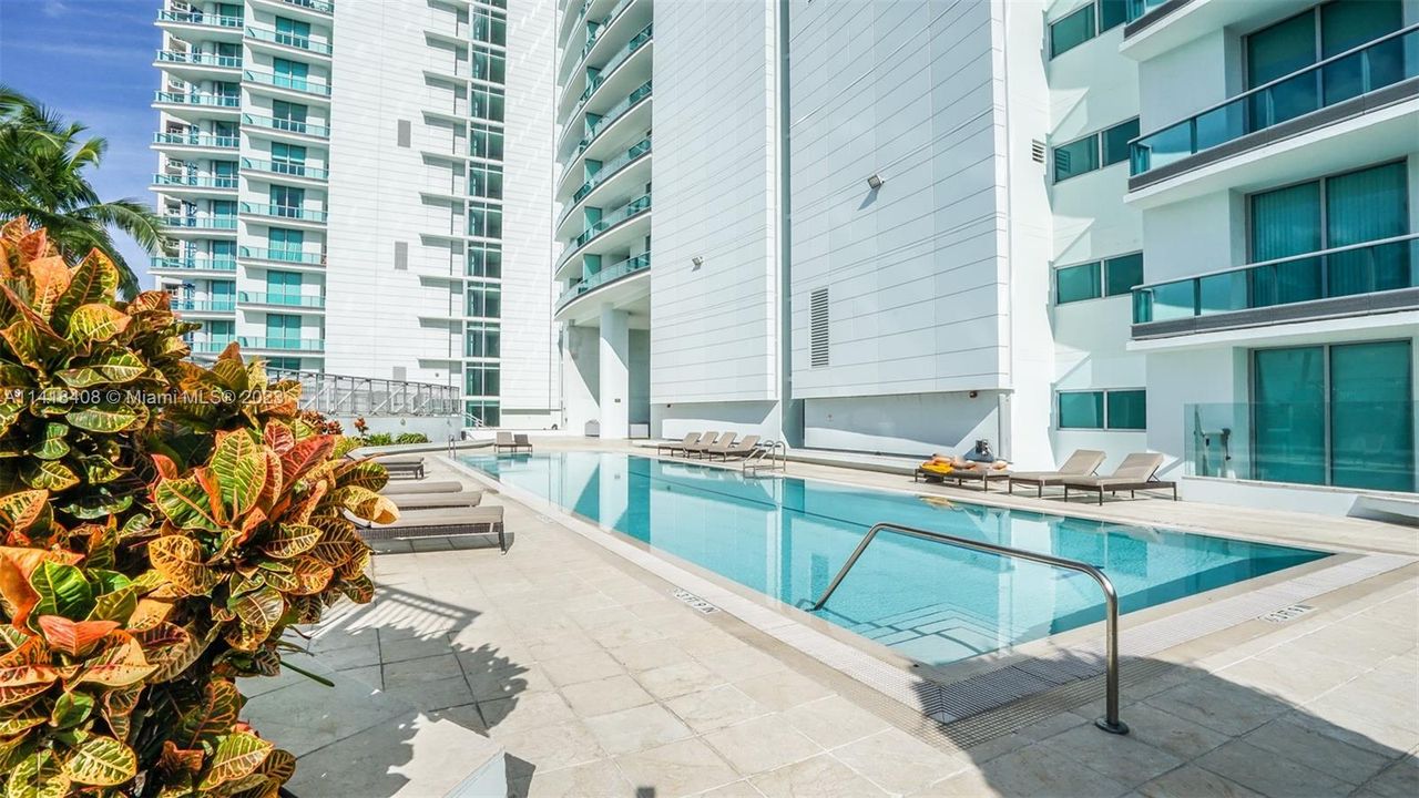 Recently Rented: $4,700 (2 beds, 2 baths, 1031 Square Feet)