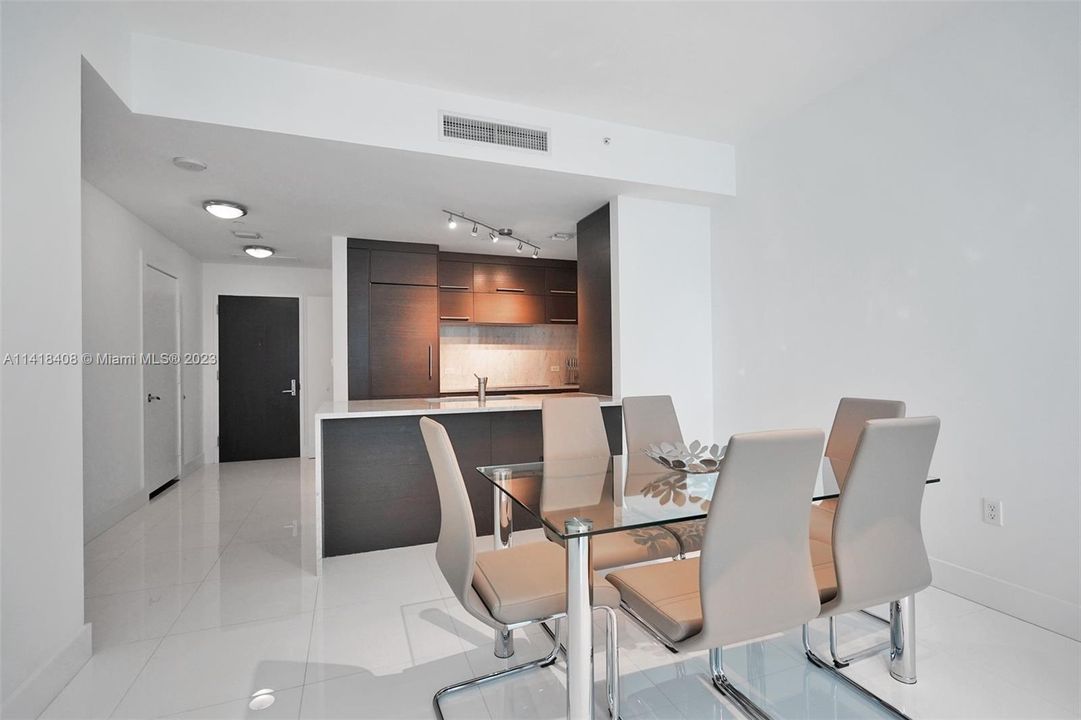 Recently Rented: $4,700 (2 beds, 2 baths, 1031 Square Feet)