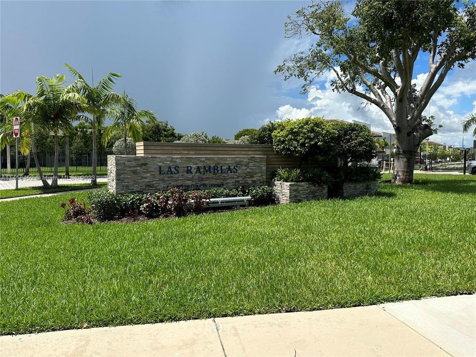 最近售出: $685,000 (4 贝兹, 3 浴室, 2086 平方英尺)