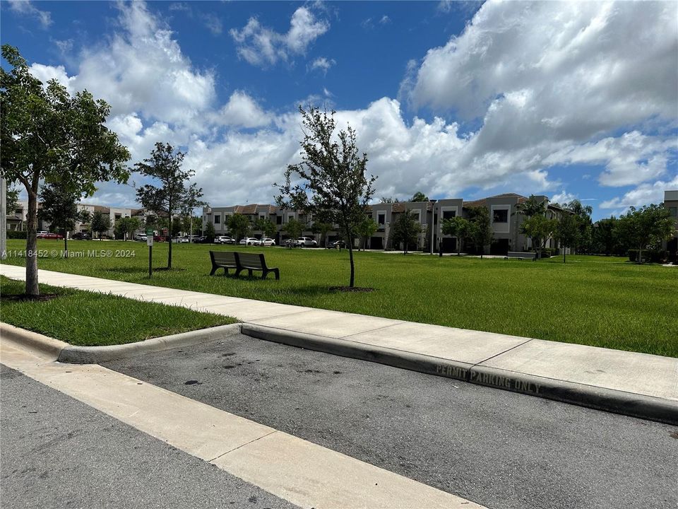 最近售出: $685,000 (4 贝兹, 3 浴室, 2086 平方英尺)