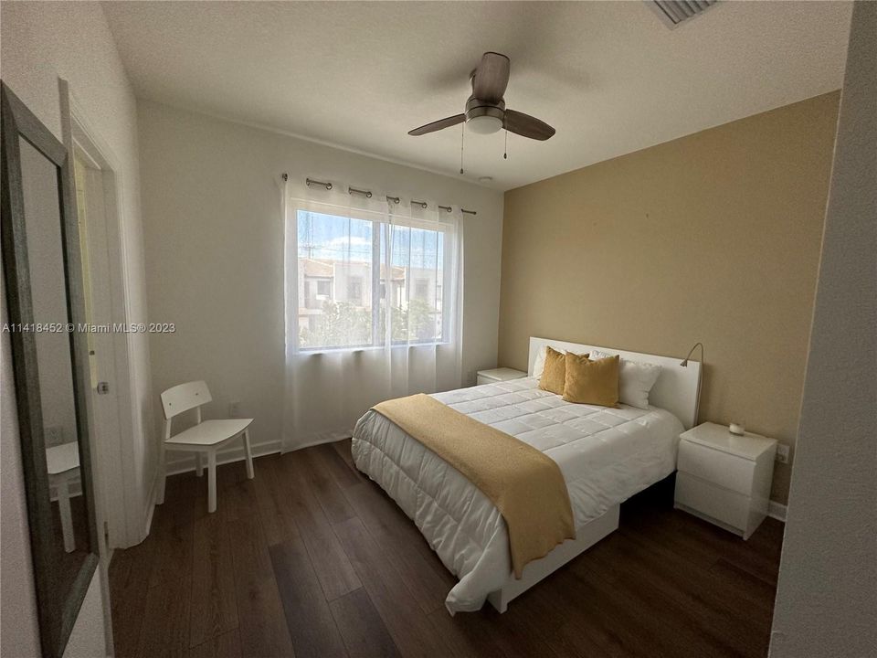 最近售出: $685,000 (4 贝兹, 3 浴室, 2086 平方英尺)