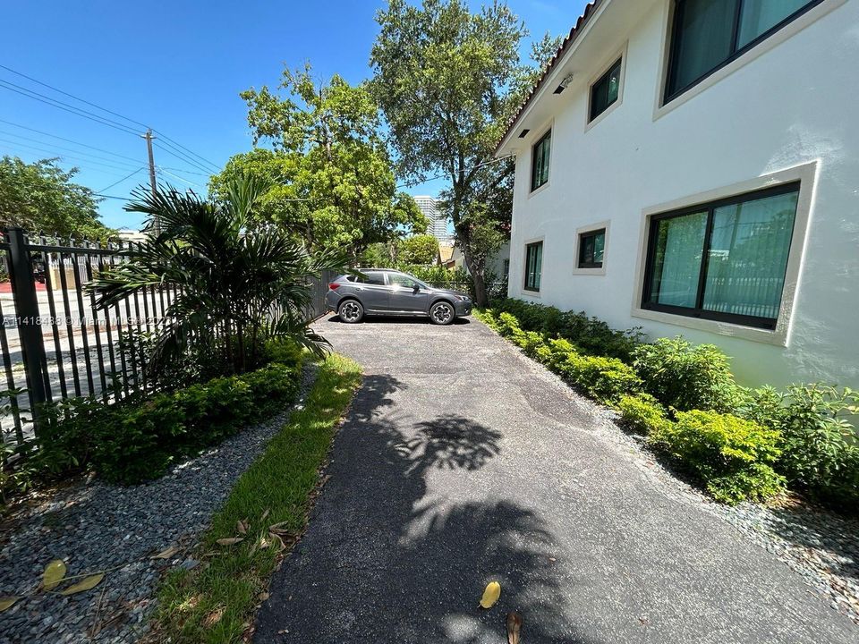 Recently Sold: $1,975,000 (0 beds, 0 baths, 3000 Square Feet)