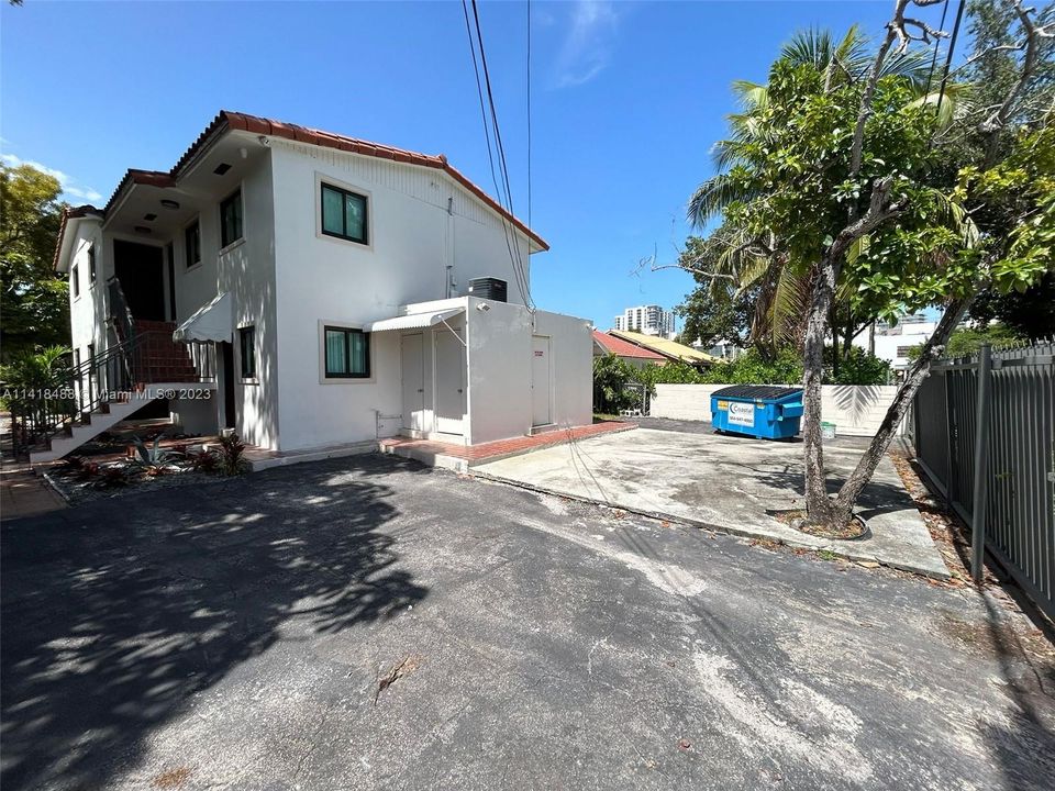 Recently Sold: $1,975,000 (0 beds, 0 baths, 3000 Square Feet)