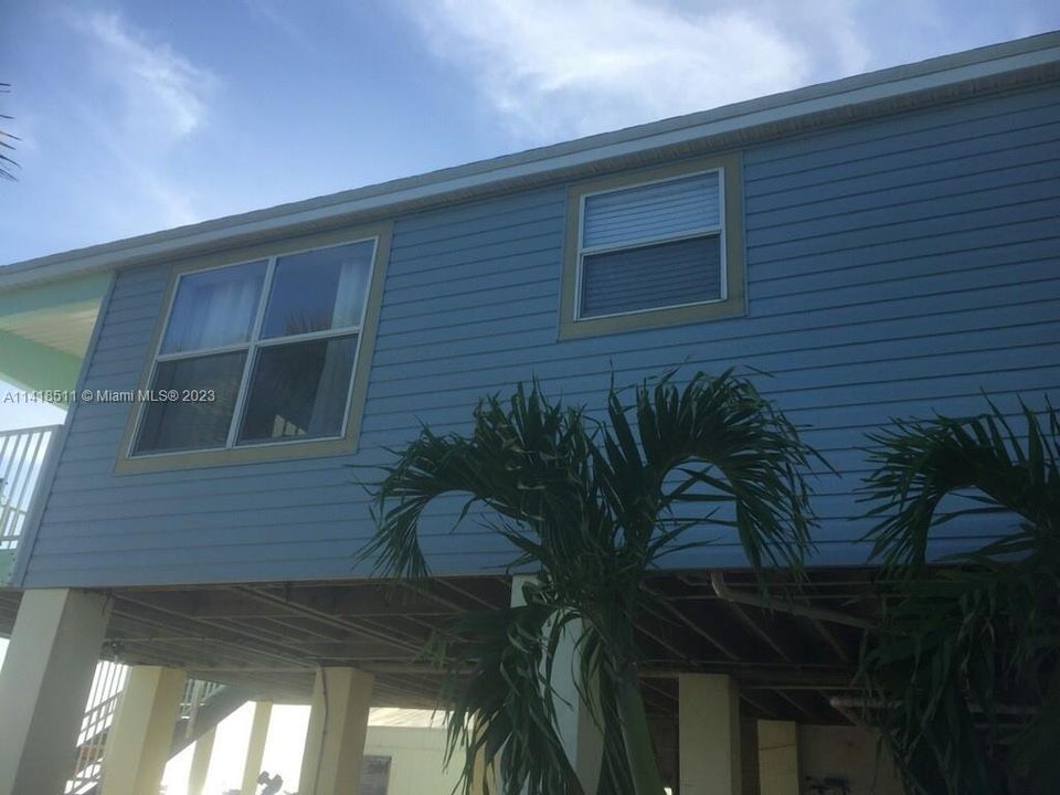 Recently Rented: $4,200 (2 beds, 2 baths, 950 Square Feet)