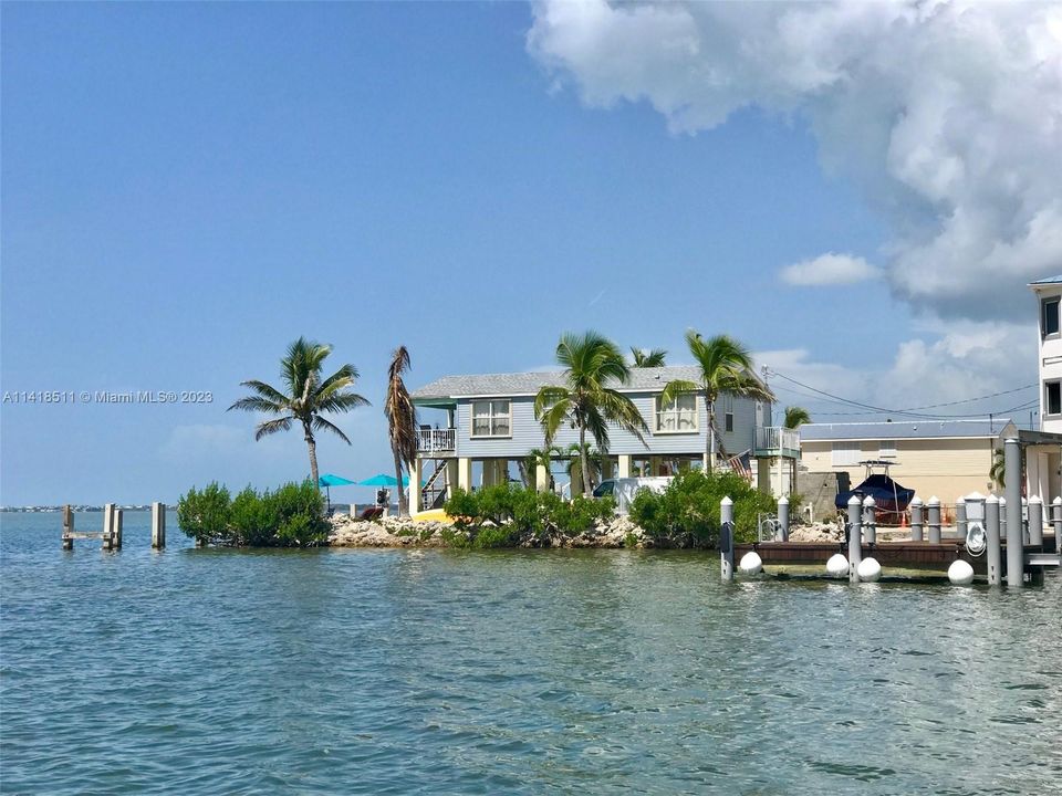 Recently Rented: $4,200 (2 beds, 2 baths, 950 Square Feet)