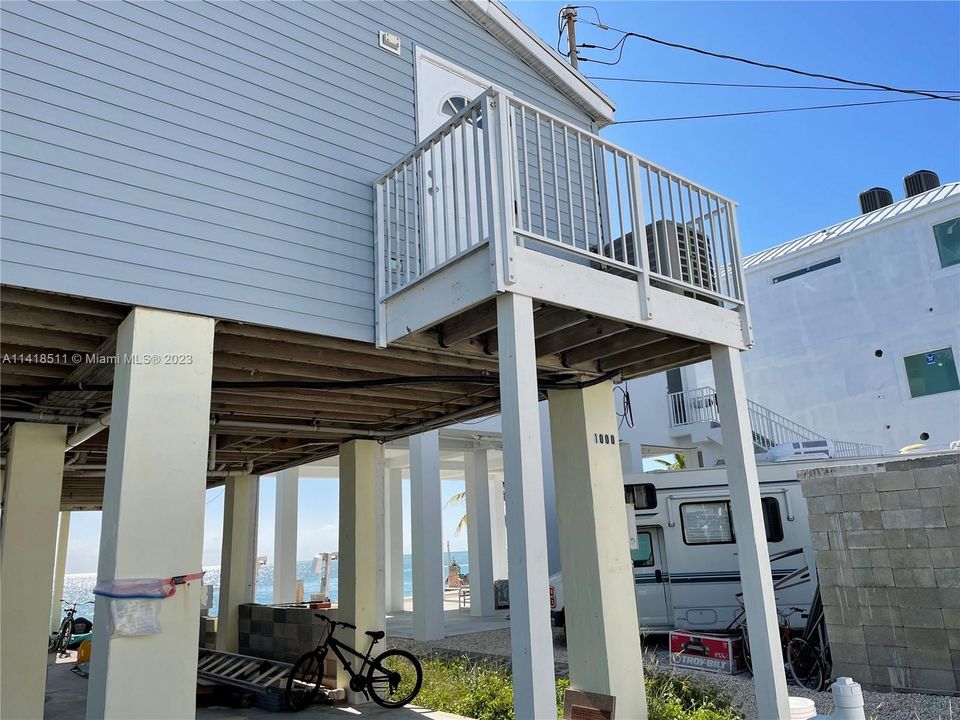 Recently Rented: $4,200 (2 beds, 2 baths, 950 Square Feet)