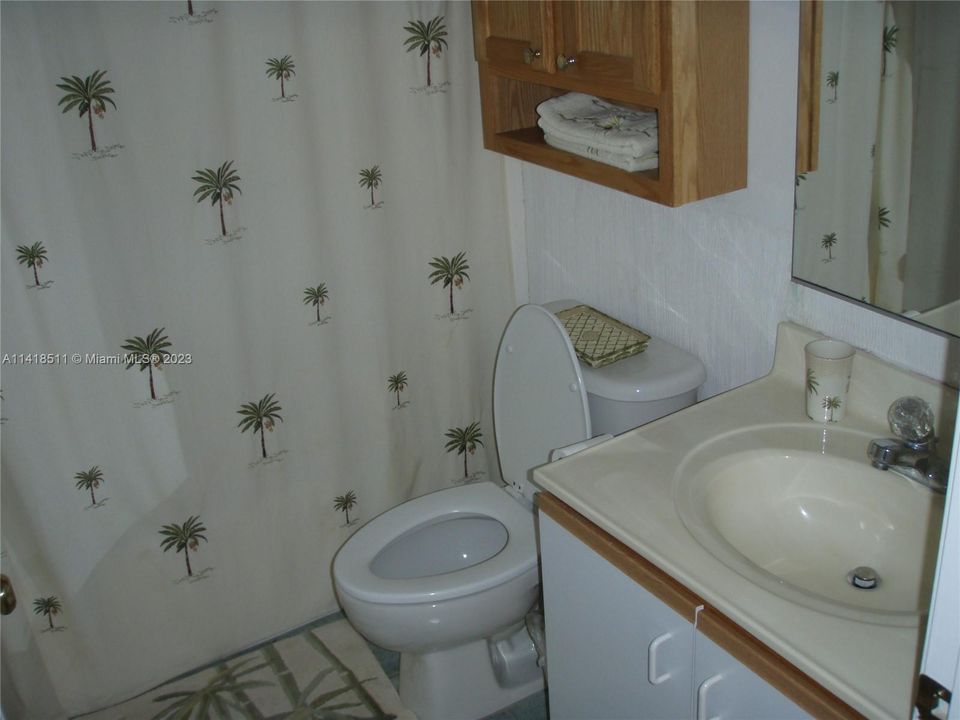 Recently Rented: $4,200 (2 beds, 2 baths, 950 Square Feet)