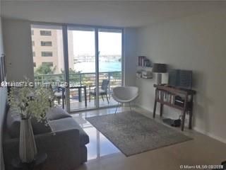 Recientemente alquilado: $3,700 (2 camas, 2 baños, 1169 Pies cuadrados)