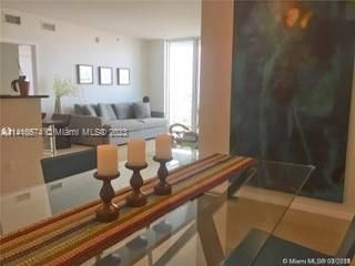 Recientemente alquilado: $3,700 (2 camas, 2 baños, 1169 Pies cuadrados)