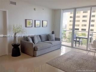 Recientemente alquilado: $3,700 (2 camas, 2 baños, 1169 Pies cuadrados)