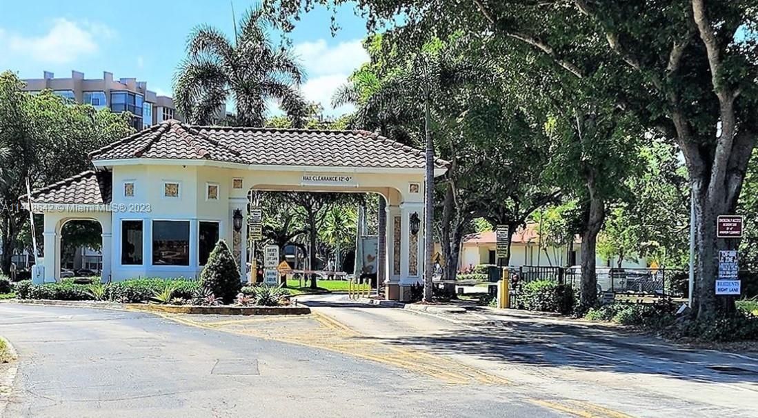 Vendido Recientemente: $176,000 (2 camas, 2 baños, 980 Pies cuadrados)