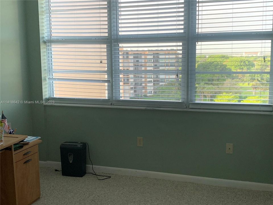 Vendido Recientemente: $176,000 (2 camas, 2 baños, 980 Pies cuadrados)