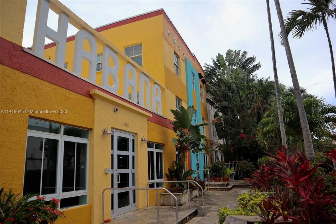 最近租的: $1,950 (1 贝兹, 1 浴室, 640 平方英尺)