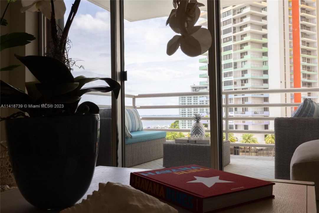 Recently Sold: $575,000 (1 beds, 1 baths, 1117 Square Feet)