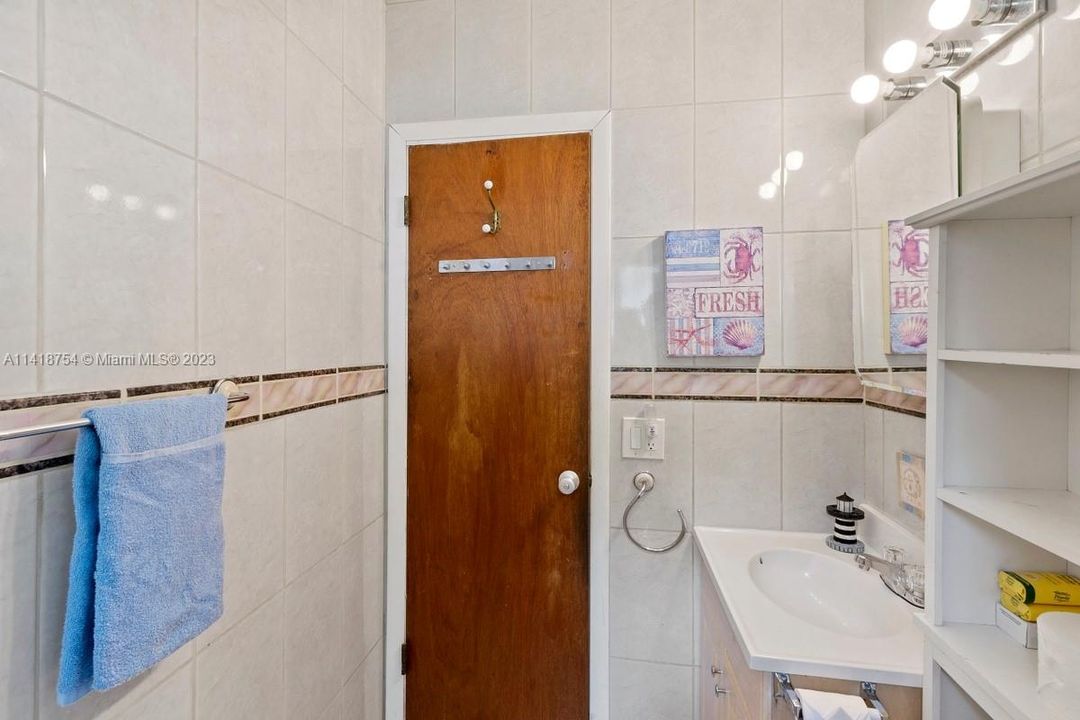 Recently Sold: $219,950 (0 beds, 1 baths, 440 Square Feet)