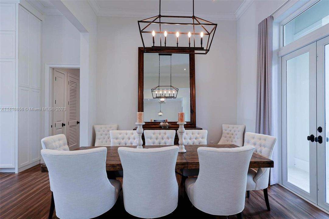 Vendido Recientemente: $2,600,000 (4 camas, 4 baños, 3054 Pies cuadrados)