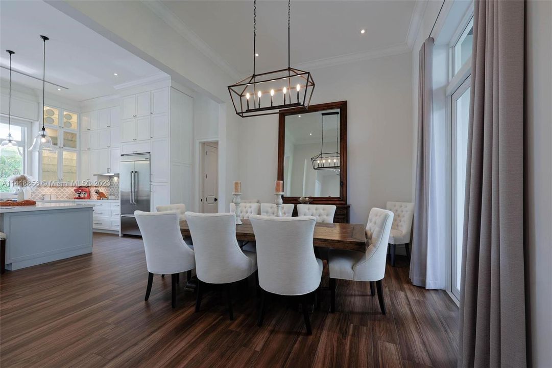 Vendido Recientemente: $2,600,000 (4 camas, 4 baños, 3054 Pies cuadrados)
